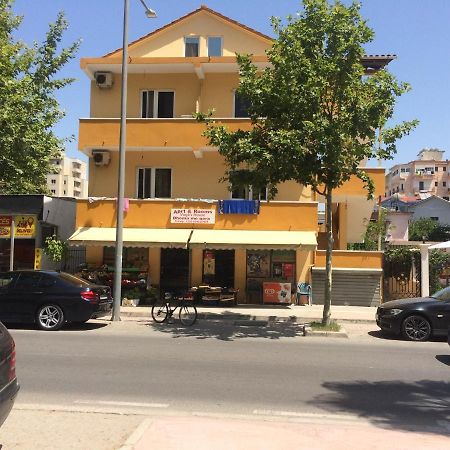 Vogli'S House Apartments & Rooms Durrës Buitenkant foto
