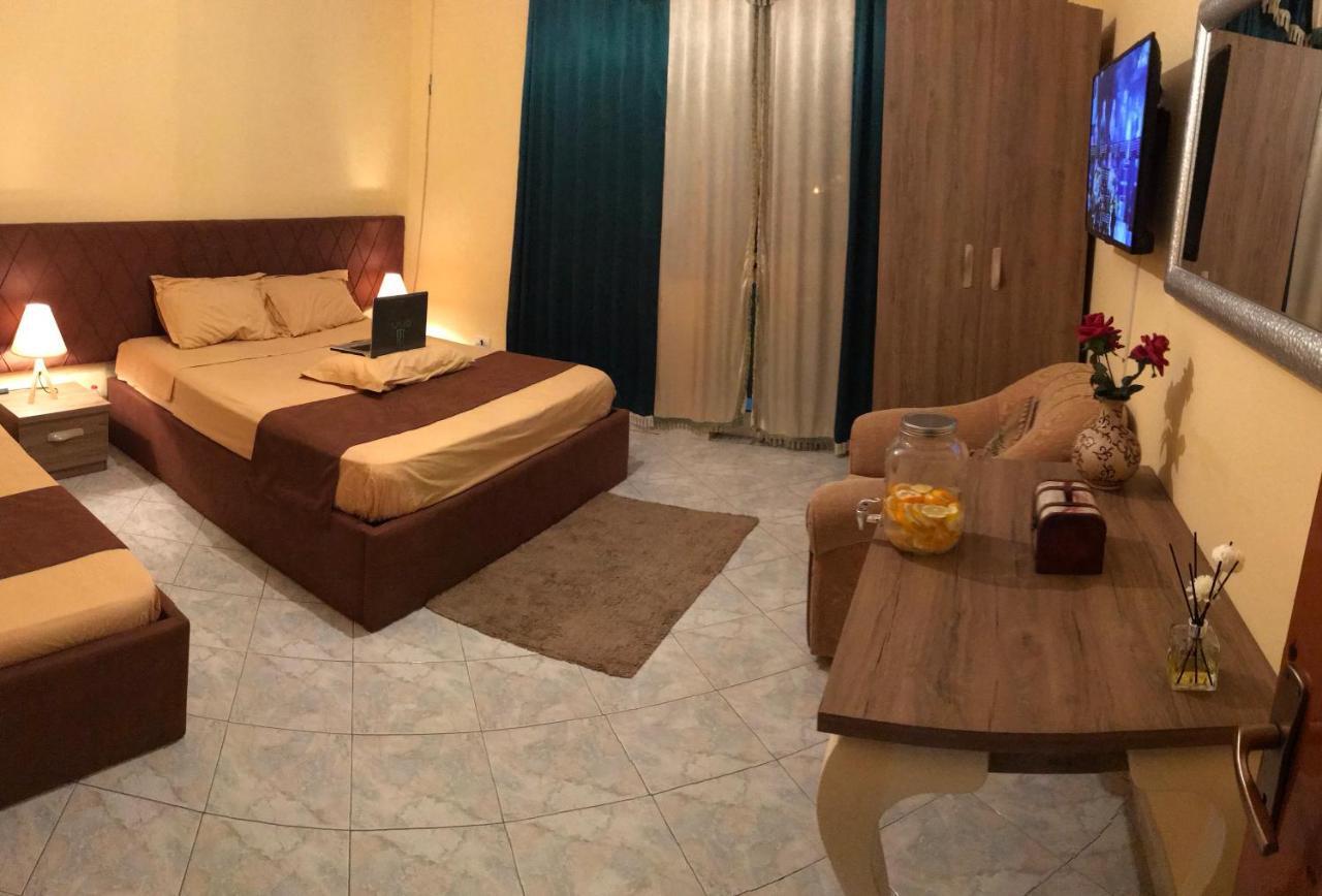 Vogli'S House Apartments & Rooms Durrës Buitenkant foto